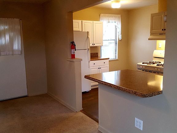 Living Room/Kitchen