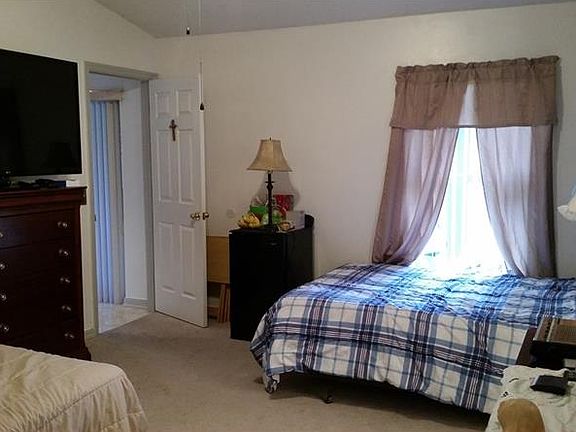 5th image of 14 Coventry Ct