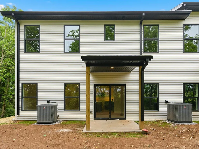 2191 W Parkview Ave — Photo 16