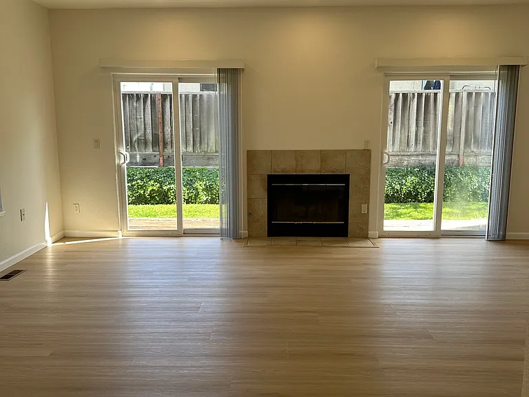 472 Bryan Ave — Photo 5