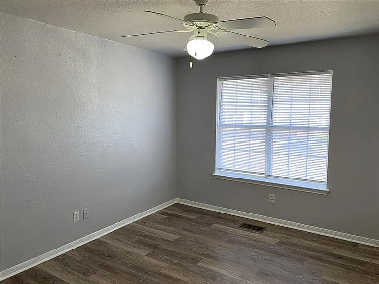 2807 Cantabrian Dr #B — Photo 20