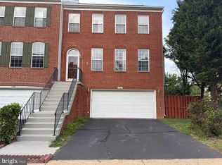 13100 Forest Mist Ln, Fairfax, VA 22033