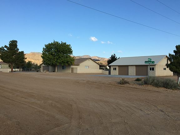 4th image of 6147 N Buckhorn Dr