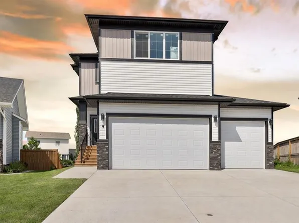 9 SW McClung Gate, Carstairs, AB T0M 0N0