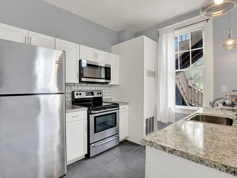 25 E 33rd St — Photo 15