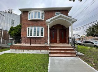 6220 Dry Harbor Rd, Middle Village, NY 11379