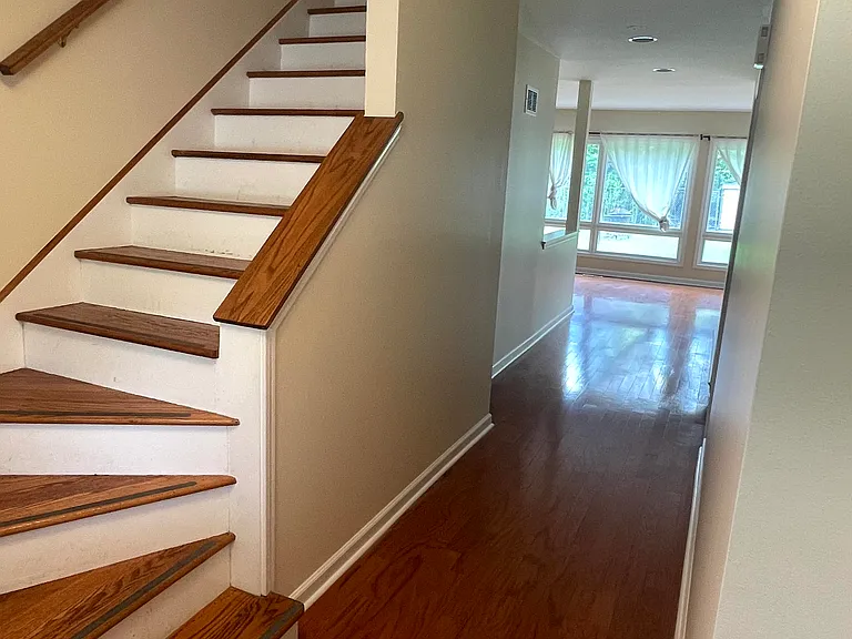 2S525 Lloyd Ave — Photo 21