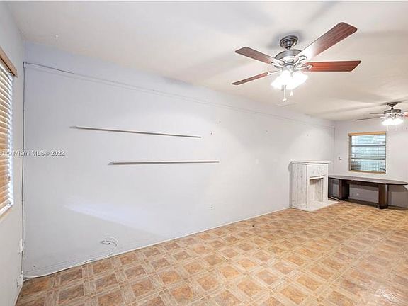 3rd image of 2965 Shipping Ave #2965
