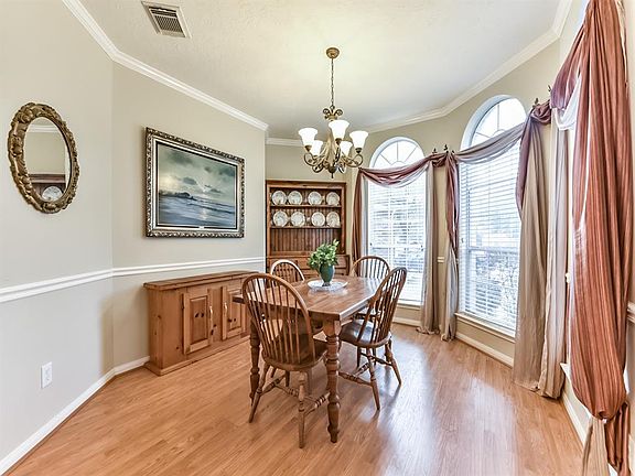 4th image of 3525 Pine Valley Dr