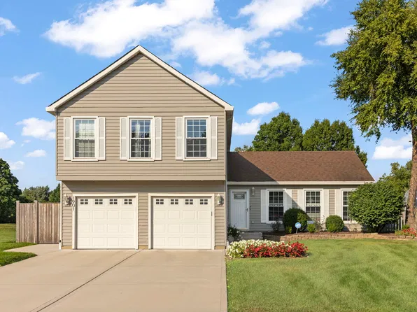 1901 Clydesdale Dr, Wheaton, IL 60189