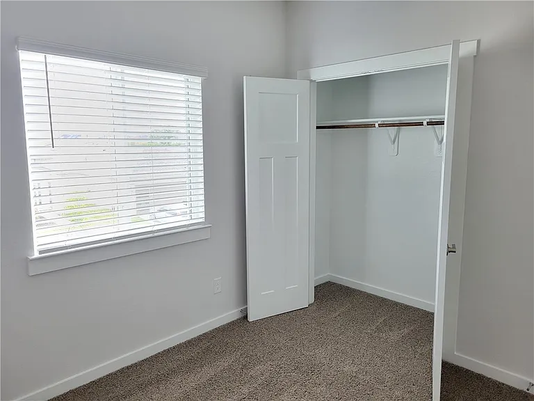 710 Granger Ln — Photo 13