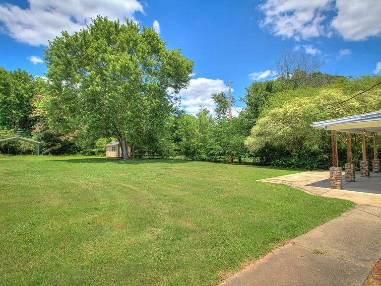1112 Willoughby Rd — Photo 23