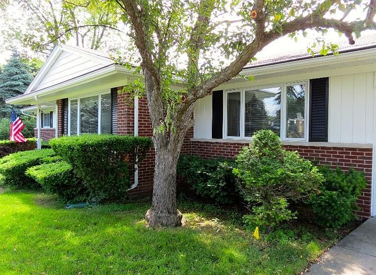 1st image of 346 Boutell Dr