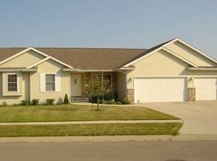 1785 North Dr, Ely, IA 52227