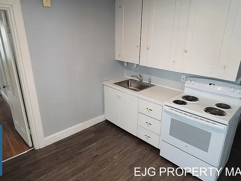 159 Orange St #2R — Photo 3