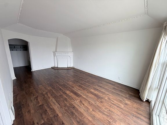 3rd image of 1546 42nd Ave
