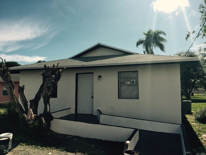 1st image of 320 NE 35th Ct