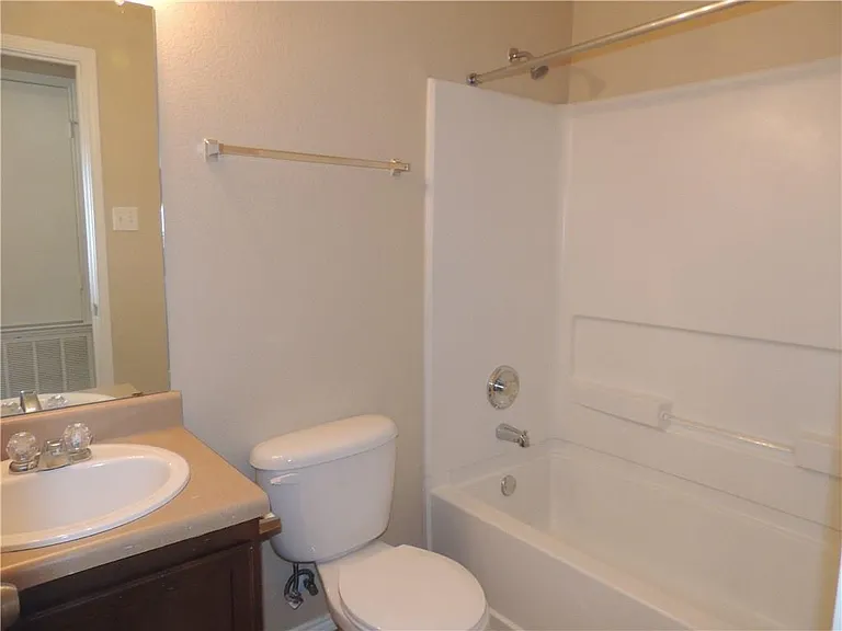 315 Feathergrass Dr — Photo 17