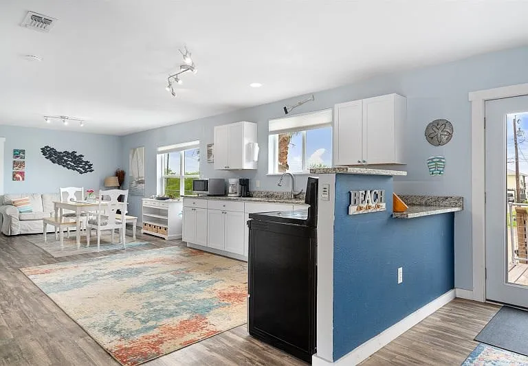 211 Pintail Ln — Photo 3