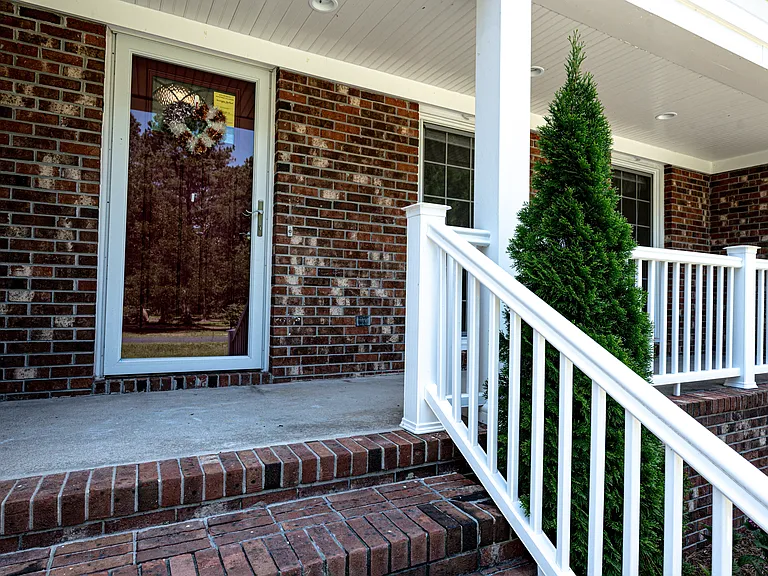 104 Dorchester Ln — Photo 4
