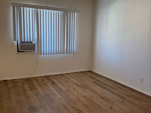 5th image of 1501 S Beverly Dr #7
