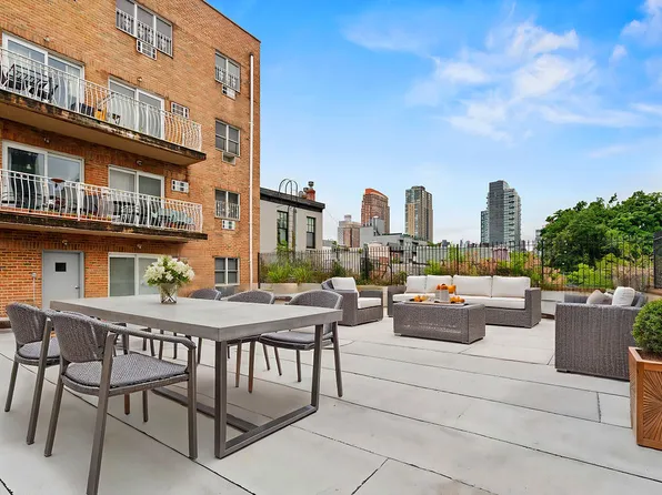 10-43 47th Avenue image 3 of 13