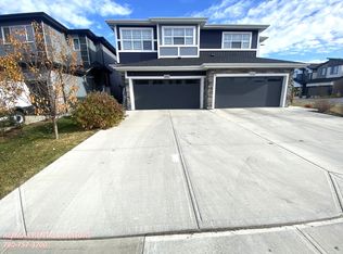 9367 Pear Line SW, Edmonton, AB T6X 2X5