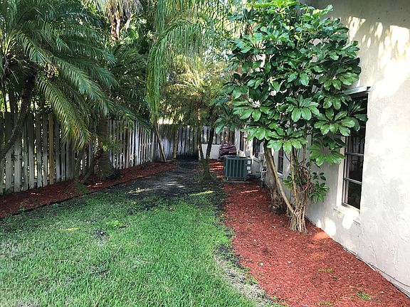 4th image of 1551 NW 100th Ter