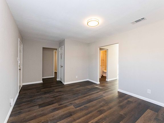 5th image of 1020 Daniels Dr