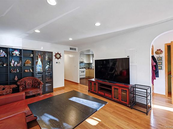 5th image of 6931 226th Street
