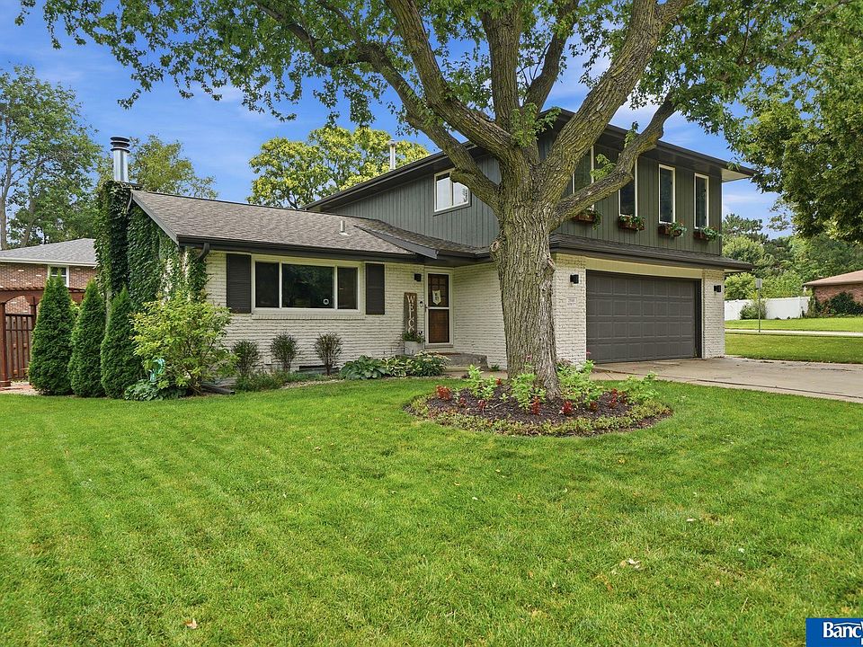 1st image of 2040 S 77th St