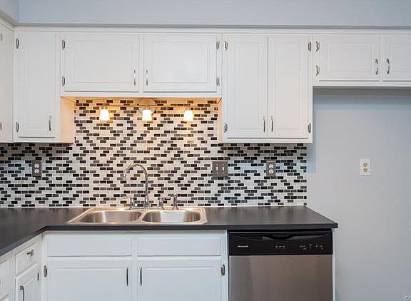 4th image of 3029 Waddington Dr #0