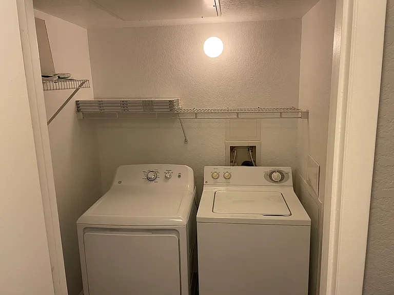 2320 W Azeele St #321 — Photo 14