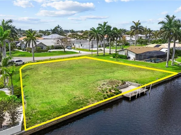 1939 SE 37th TER, CAPE CORAL, FL 33904