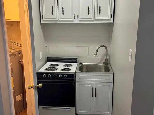 1022 26th St SW #2, Roanoke, VA 24015