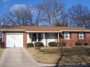 2 Biscayne Dr, Edwardsville, IL 62025