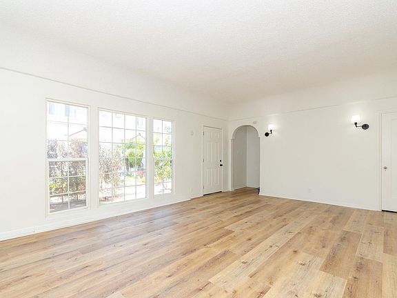2nd image of 5134 De Longpre Ave #9773328