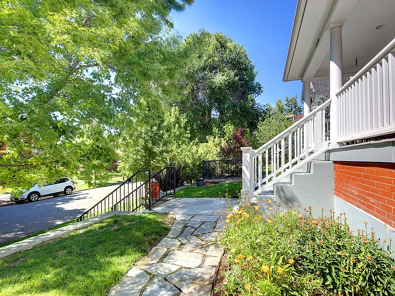 668 S Ogden St #B — Photo 4