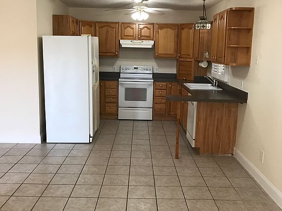 4th image of 701 10th Pl S