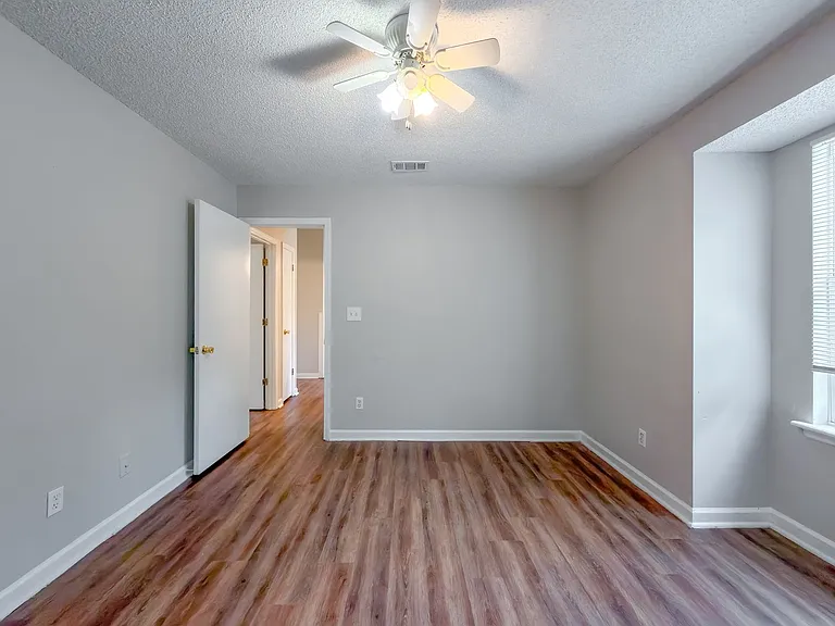 1367 Idlewild Dr — Photo 37