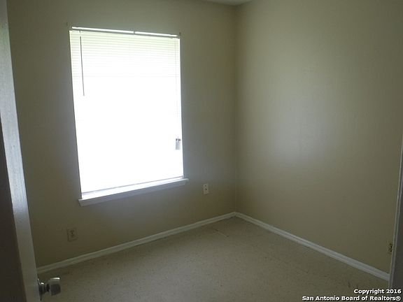 5th image of 6042 Castle View Dr