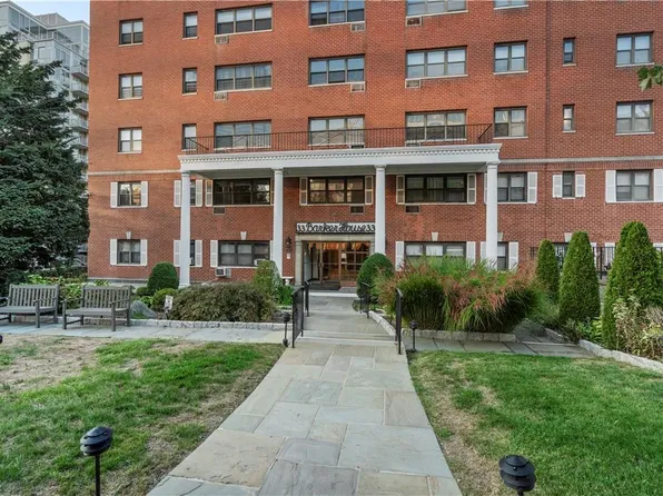 33 Barker Avenue #2D, White Plains, NY 10601