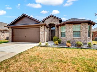 9001 Mossy Creek Ln, Fort Worth, TX 76123