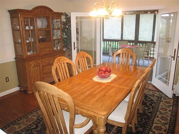 5th image of 1204 Glastonbury Way