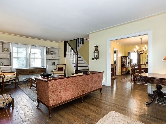 5th image of 1374 Kew Ave
