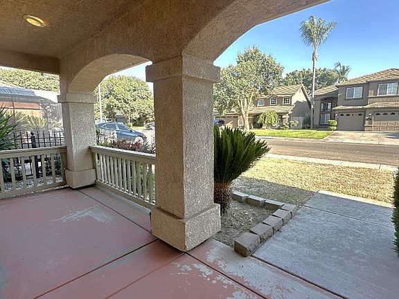 4th image of 2613 Medinah Ct