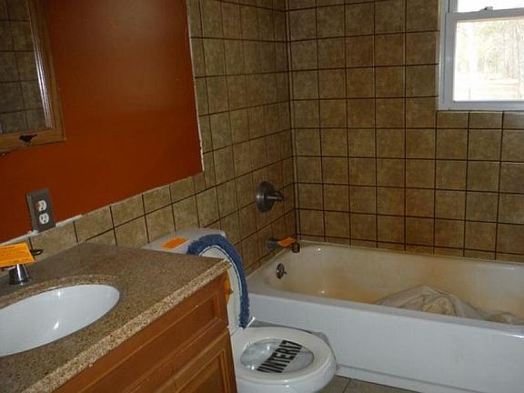 5th image of N Huron Shady Lnprivate