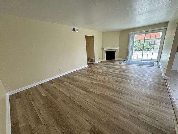 2nd image of 812 E Fairway Dr #812