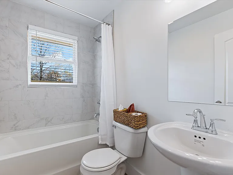 627 Shelby Ave #3 — Photo 9