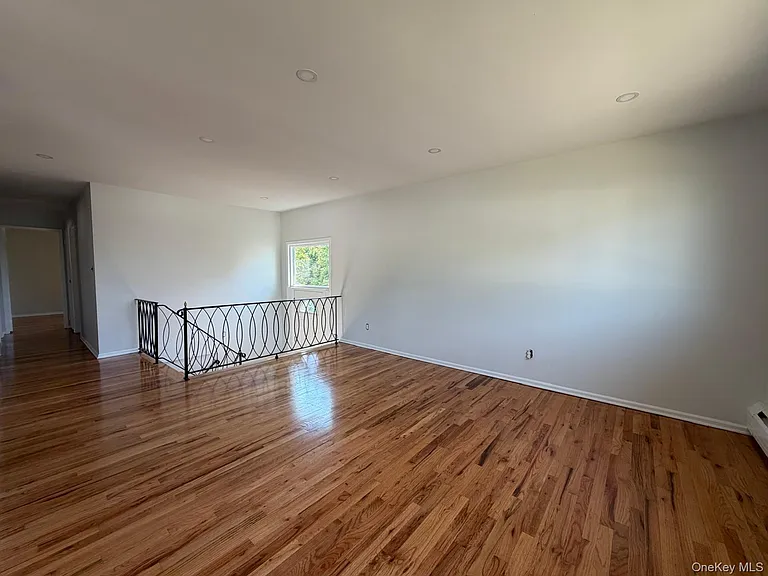 65 Florida Ave — Photo 2